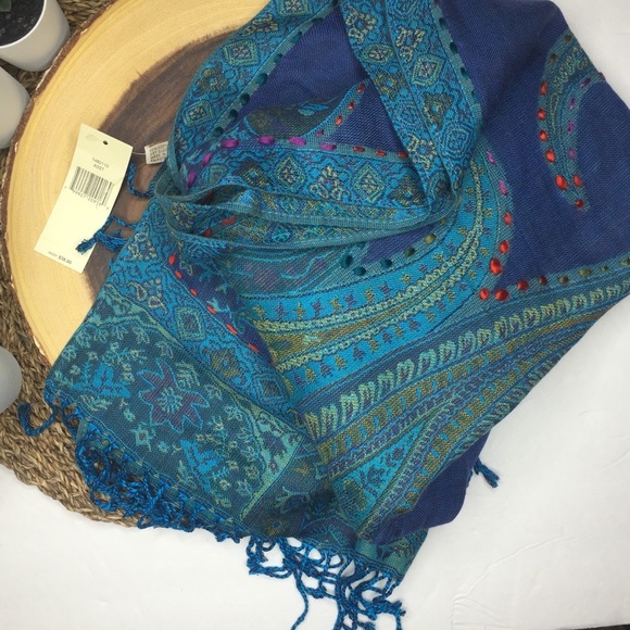 NWT🍀[Collection Eighteen] Beautiful Scarf - Picture 3 of 8